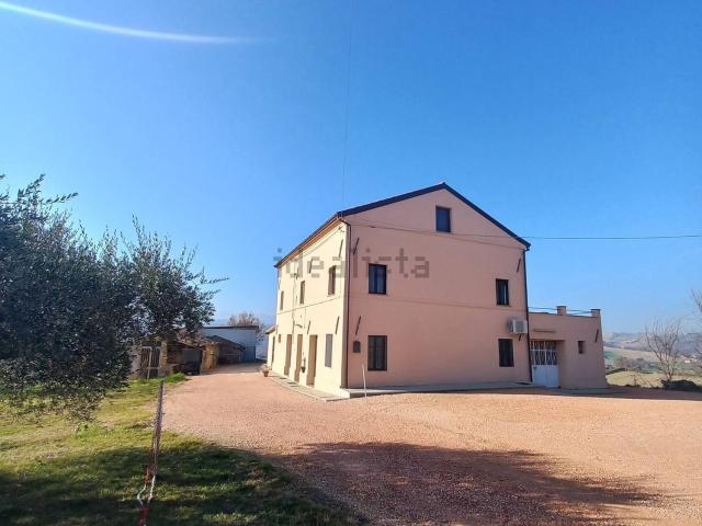 Villetta indipendente in vendita di 330 m² in Via Sole