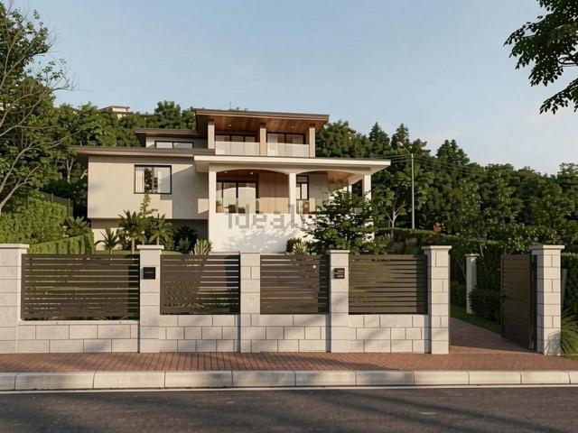 Villetta indipendente in vendita di 330 m² in Via SCARCIABUE