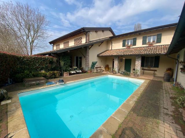 Villetta indipendente in vendita di 330 m² in Frazione Boffalora