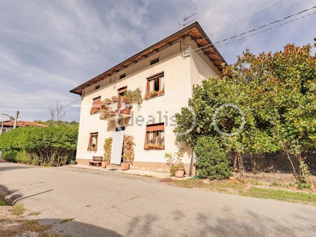Villetta indipendente in vendita di 330 m² in Frazione Bozzonetti, 8