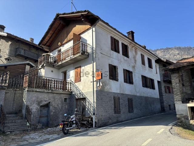 Villetta indipendente in vendita di 330 m² in Località Villes Dessous