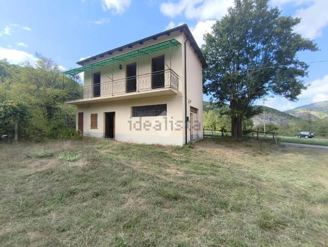 Villetta indipendente in vendita di 330 m² in Località Stubbie, 3