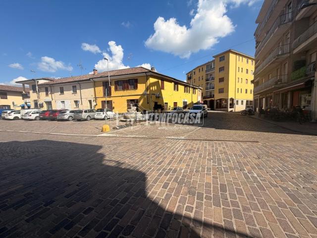 Villetta indipendente in vendita di 330 m² in Piazza Campegi, 6