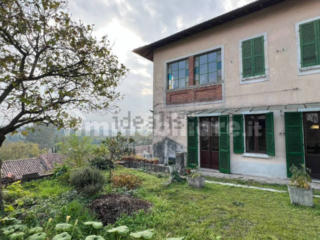 Villetta indipendente in vendita di 331 m² in Via Cesare Battisti, 6