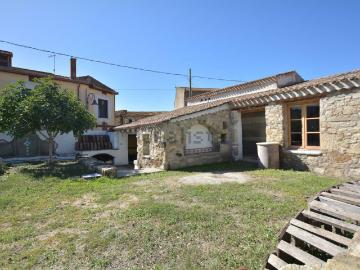 Villetta indipendente in vendita di 331 m² in Via San Pietro, 1