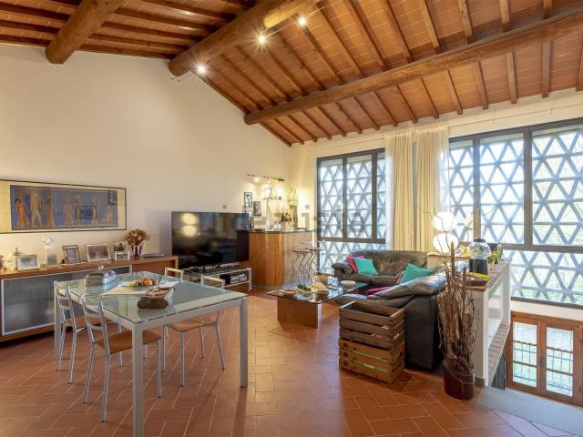 Villetta indipendente in vendita di 332 m² in Via Castiglioni