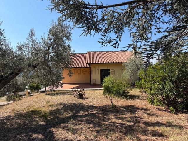 Villetta indipendente in vendita di 332 m² in Via Ornischi, 5