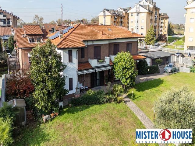 Villetta indipendente in vendita di 332 m² in Via P. Mascagni, 7