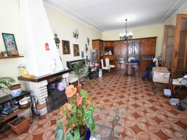 Villetta indipendente in vendita di 332 m² in Via Tevere