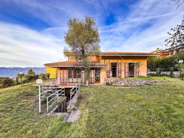 Villetta indipendente in vendita di 332 m²