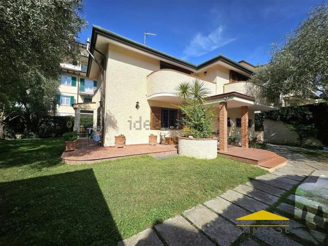 Villetta indipendente in vendita di 334 m²
