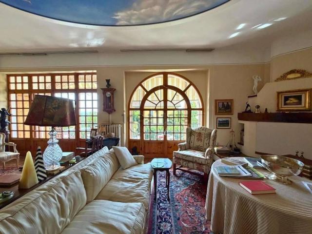 Villetta indipendente in vendita di 335 m² in Via Giardinella