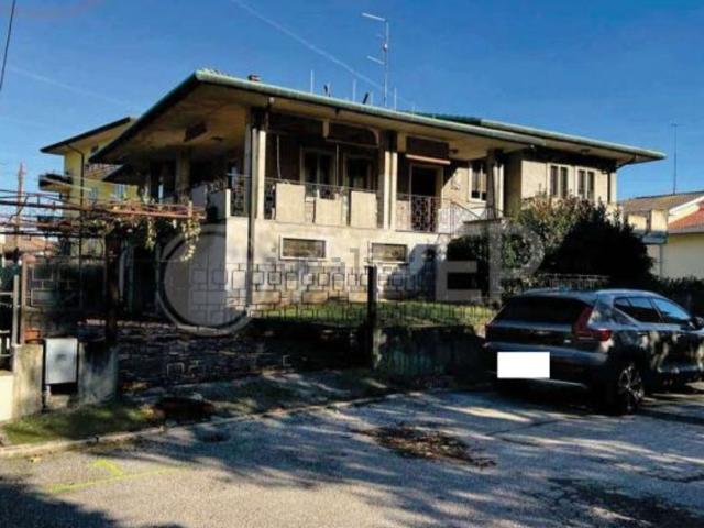 Villetta indipendente in vendita di 335 m² in Via D. L. Sturzo, 54