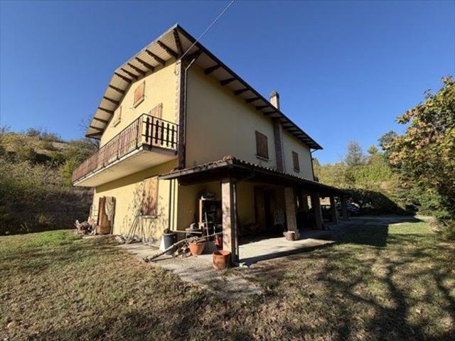 Villetta indipendente in vendita di 335 m² in Via Fausto Beghelli, 10
