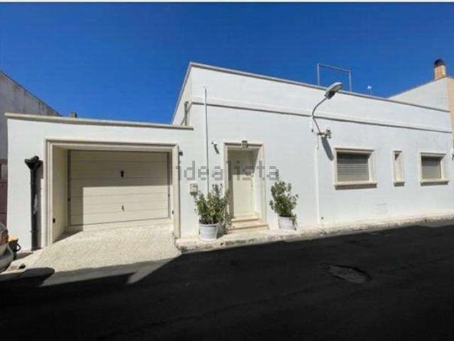 Villetta indipendente in vendita di 335 m² in Via Fiume, 35