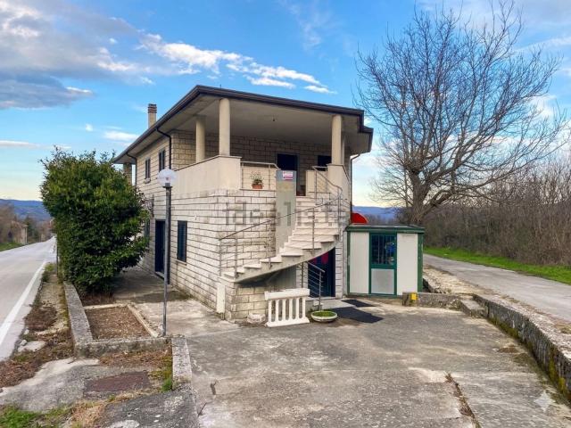 Villetta indipendente in vendita di 335 m² in Via Marco Polo