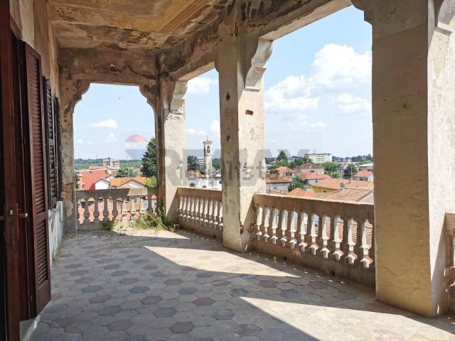 Villetta indipendente in vendita di 335 m² in Via per Premezzo, 4