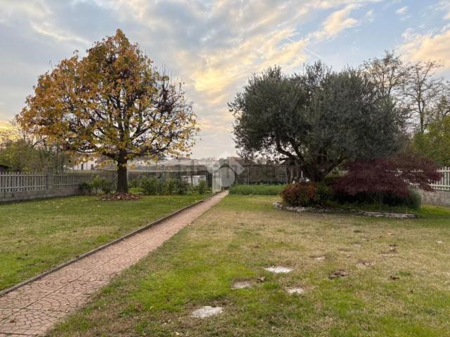 Villetta indipendente in vendita di 335 m² in Via Ravenna, 378