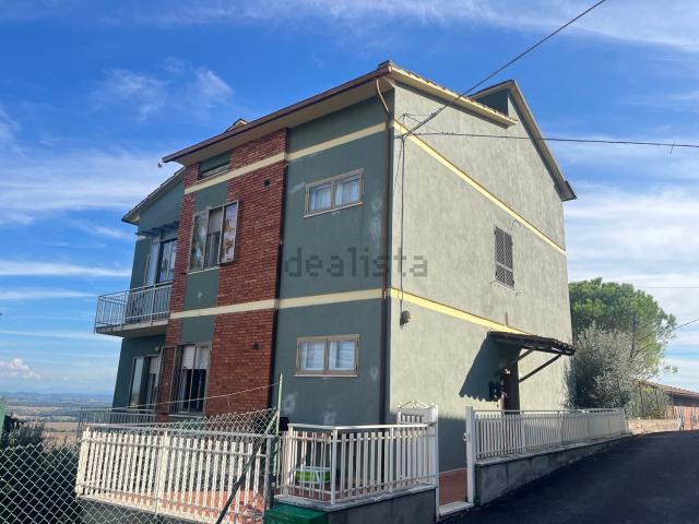 Villetta indipendente in vendita di 335 m² in Via Trieste, 26
