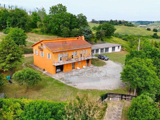 Villetta indipendente in vendita di 336 m² in Via Case Borghi, 10