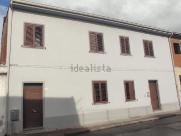 Villetta indipendente in vendita di 336 m² in Via Fermi, 25