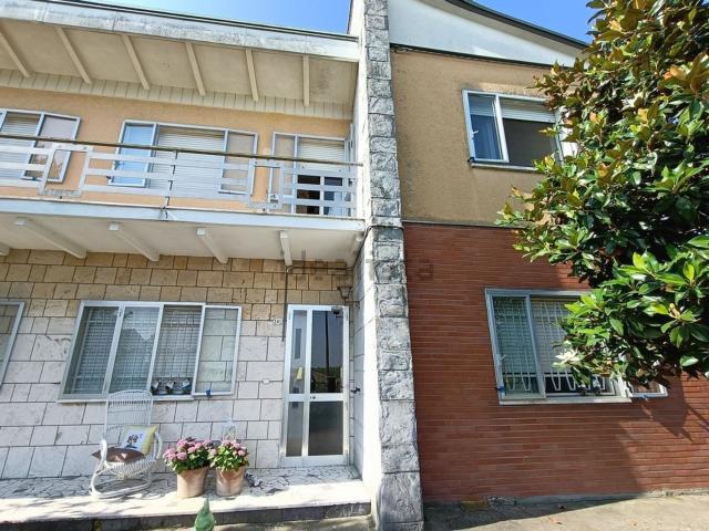 Villetta indipendente in vendita di 336 m² in Via Stradone San Bernardino, 102