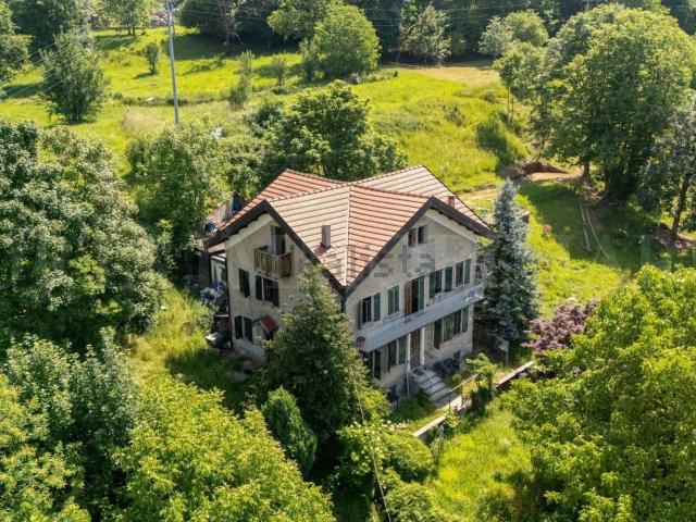 Villetta indipendente in vendita di 336 m² in Via Ponchio, 2