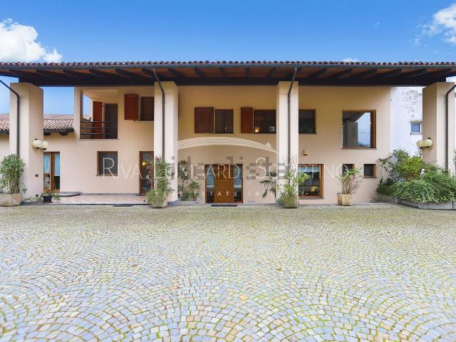 Villetta indipendente in vendita di 336 m² in Via Piccaluga, 12