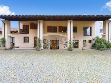 Villetta indipendente in vendita di 336 m² in Via Piccaluga, 12