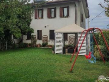 Villetta indipendente in vendita di 337 m² in Via Campagna