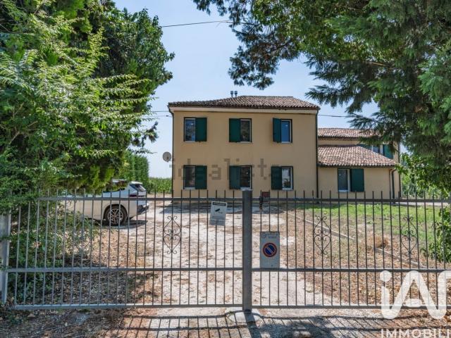 Villetta indipendente in vendita di 337 m² in Via Masiera