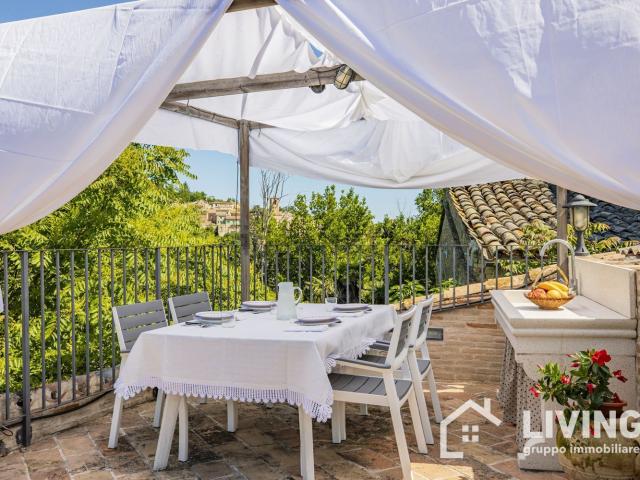 Villetta indipendente in vendita di 337 m² in Via Scesa de Dura, 8