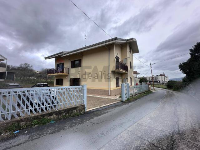 Villetta indipendente in vendita di 338 m² in Via E. Maiorana, 122