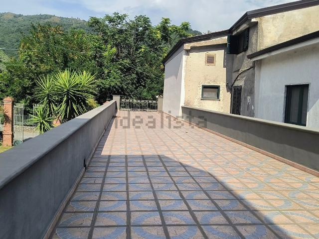 Villetta indipendente in vendita di 338 m² in Via Isonzo