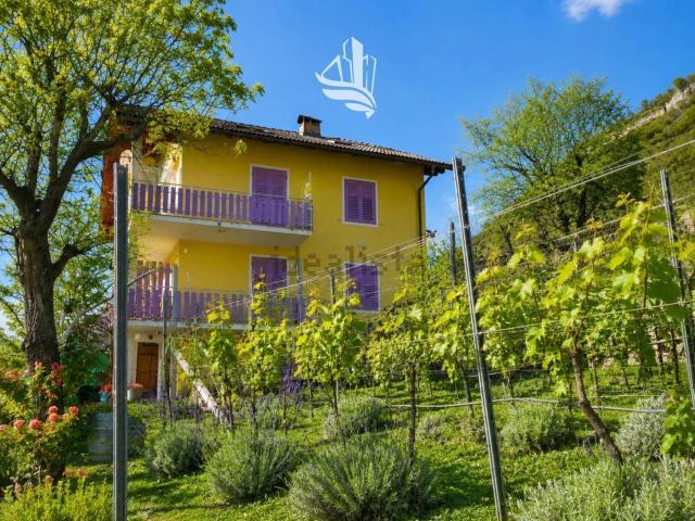 Villetta indipendente in vendita di 338 m² in Via Julius V. Payer