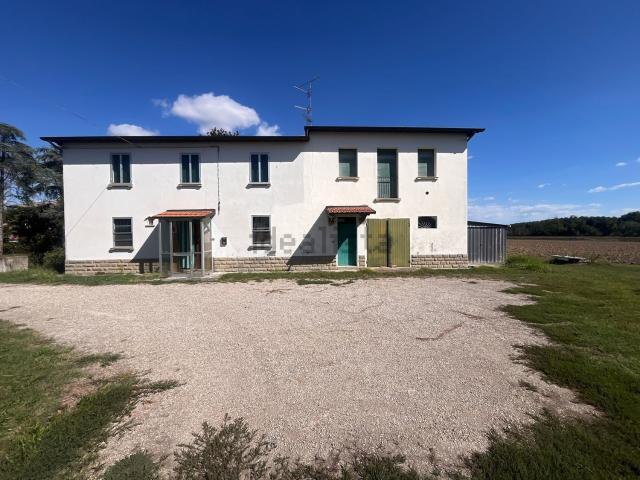 Villetta indipendente in vendita di 339 m² in Via di Dozza