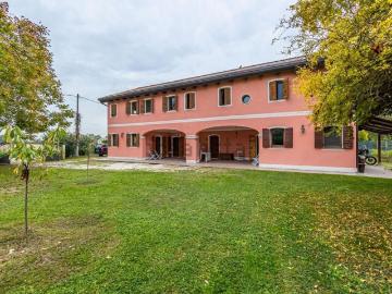 Villetta indipendente in vendita di 339 m² in Via Perarello