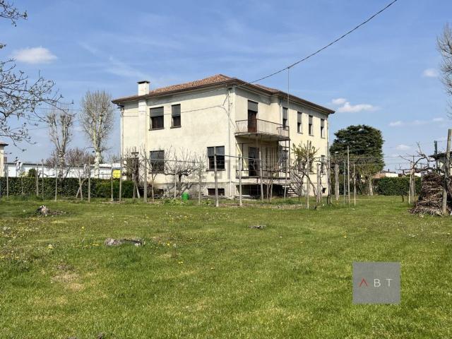 Villetta indipendente in vendita di 340 m²