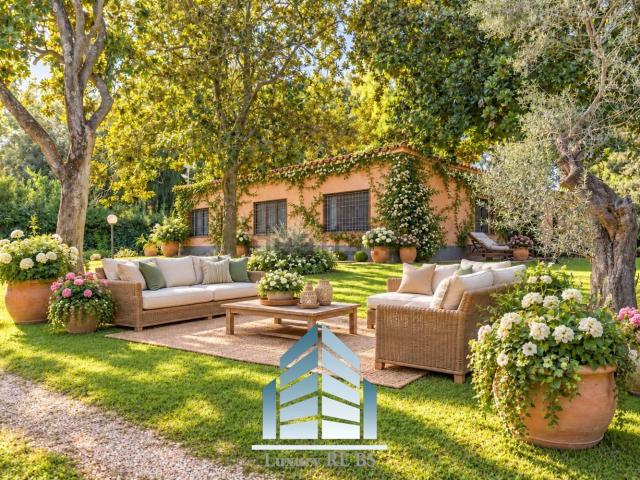 Villetta indipendente in vendita di 340 m² in Via Appia Antica, 288