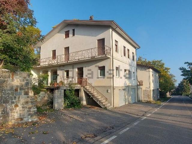 Villetta indipendente in vendita di 340 m² in Via Giardini Nord