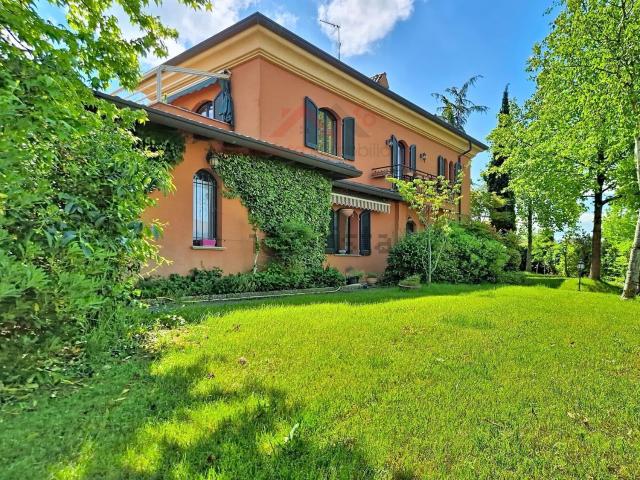 Villetta indipendente in vendita di 240 m² in Via della Croce, 1