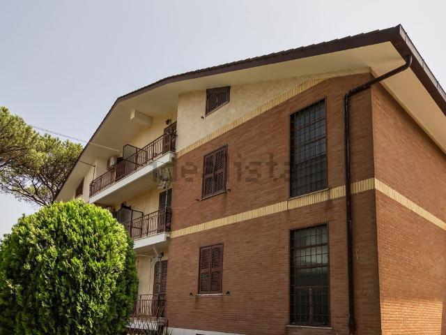 Villetta indipendente in vendita di 340 m² in Via delle Cornacchiole, 54