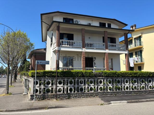 Villetta indipendente in vendita di 340 m² in Via Egidio Gorra