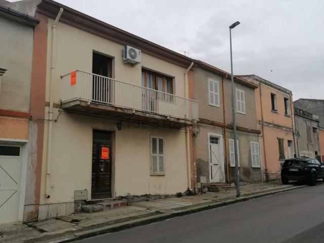 Villetta indipendente in vendita di 340 m² in Via Marconi, 111