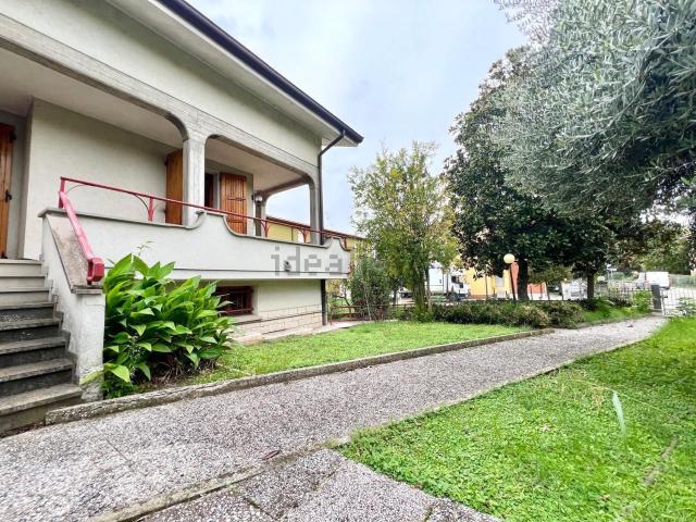 Villetta indipendente in vendita di 340 m² in Via Sebastiano Corrado