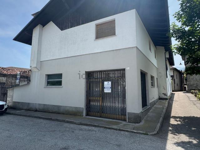 Villetta indipendente in vendita di 340 m² in Via Poschiasis