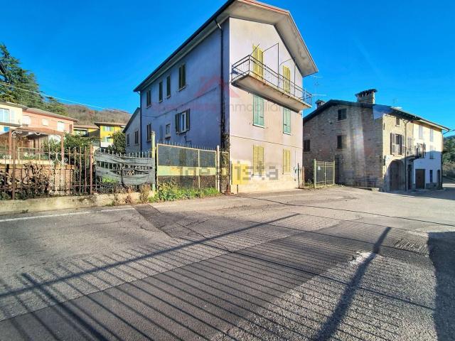 Villetta indipendente in vendita di 340 m² in Via Palmiro Togliatti, 9
