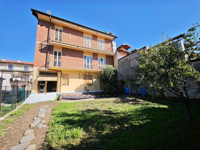 Villetta indipendente in vendita di 340 m² in Via Torino, 33