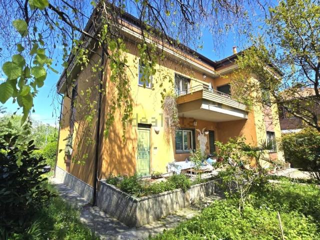 Villetta indipendente in vendita di 340 m² in Via Torino, 8