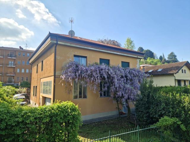 Villetta indipendente in vendita di 340 m² in Via Torino, 8